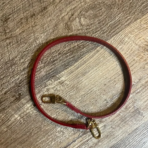 Louis Vuitton Red Vernis Pochette Strap - Picture 1 of 8